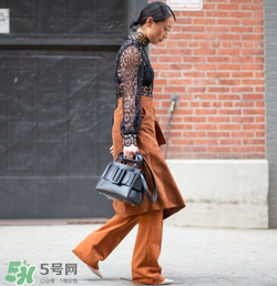 boyy皮帶包正品多少錢？boyy方扣包專柜價格