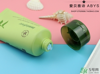悅詩(shī)風(fēng)吟綠茶洗面奶適合什么膚質(zhì)？悅詩(shī)風(fēng)吟洗面奶適合油性肌膚嗎？