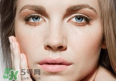 為什么臉上長脂肪粒？臉上長脂肪粒是什么原因