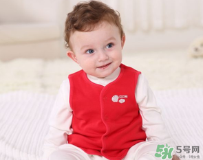 寶寶四月份穿什么衣服？四月份怎么給寶寶穿衣服？