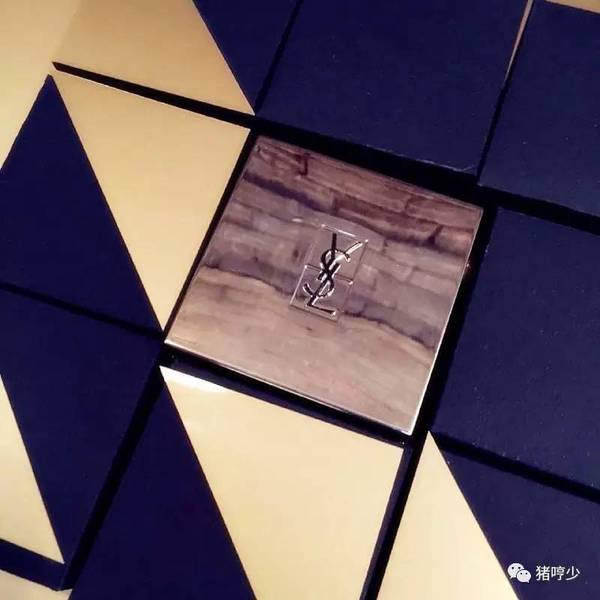 ysl蕾絲氣墊粉餅怎么樣？ysl蕾絲氣墊粉餅好用嗎？