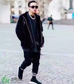 今年流行乾隆皇帝的鞋是什么牌子？乾隆皇帝同款鞋是哪個品牌？