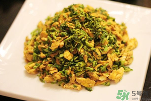 香椿炒雞蛋好吃嗎？吃香椿炒雞蛋好嗎？