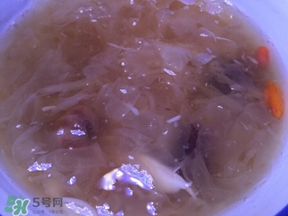 來月經想睡覺是咋回事？為什么月經期間很困