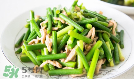 蒜苔炒什么好吃？蒜苔和什么一起炒好吃