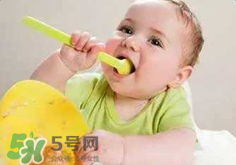 為什么不能給寶寶吃果凍？寶寶千萬不能吃的5種危險食物