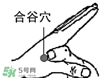 媽媽病毒性感冒需要停止喂奶嗎？媽媽感冒了喂奶需要注意什么？