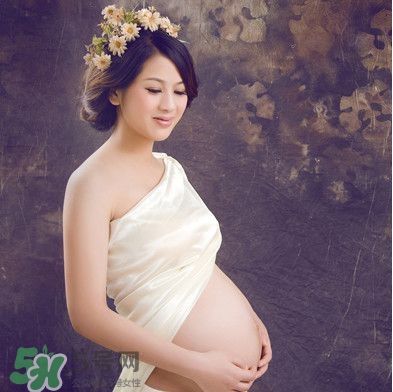 孕婦摸肚子會繞頸嗎？孕婦摸肚子胎兒能感受到嗎？