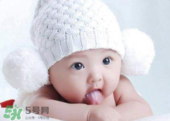 如何判斷新生兒已經(jīng)吃飽？新生兒吃飽了有什么表現(xiàn)？