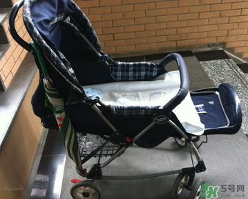 好孩子嬰兒車怎么放平？好孩子嬰兒車如何調節放平？