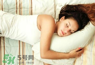 女人打鼾是什么原因？女人睡覺(jué)打鼾的原因