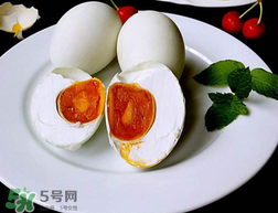 ?端午節(jié)為什么要吃咸鴨蛋？端午節(jié)吃咸鴨蛋的傳說(shuō)