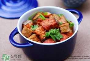 三文魚煮多久？寶寶吃三文魚煮多久熟？