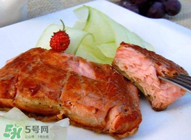三文魚煮多久？寶寶吃三文魚煮多久熟？