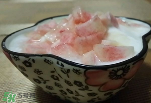 油桃和牛奶能一起吃嗎？喝完牛奶能吃油桃嗎？