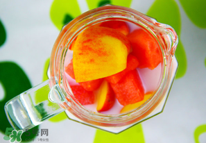 油桃和牛奶能一起吃嗎？喝完牛奶能吃油桃嗎？