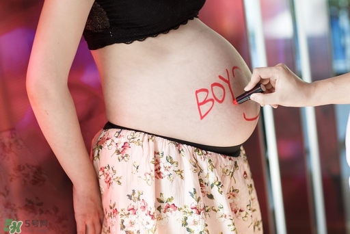 孕婦寫真幾個(gè)月拍比較好？孕婦拍寫真要注意什么