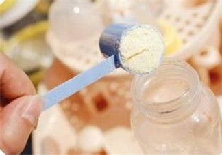 開水沖奶粉會破壞營養嗎？什么水溫沖奶粉好？