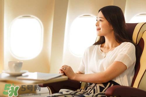 孕婦可以坐飛機嗎？孕婦坐飛機對胎兒有影響嗎？