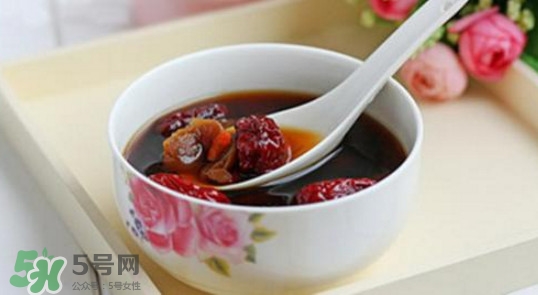 月經(jīng)期間喝紅糖水好嗎？女性月經(jīng)期喝紅糖水好嗎
