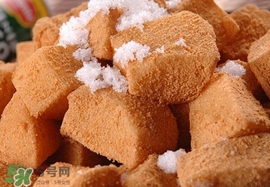 打糕和驢打滾是一樣的嗎？打糕是什么做的