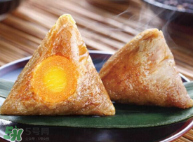 蛋黃粽子的蛋黃怎么弄？包粽子的蛋黃怎么處理？