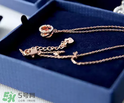 施華洛世奇跳動(dòng)的心是什么材質(zhì)？跳動(dòng)的心項(xiàng)鏈?zhǔn)倾y的嗎？