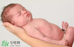 寶寶臍帶消毒是用碘伏還是用酒精？寶寶臍帶用什么消毒好？