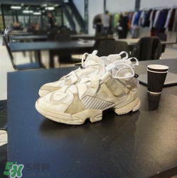 2018vetements reebok pump最新聯名運動鞋什么樣_好看嗎？