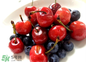 藍莓和櫻桃可以一起吃嗎？藍莓和櫻桃哪個好吃？