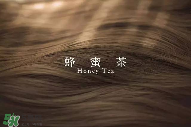 夏天頭發染什么顏色好看 夏天染什么顏色的頭發好看