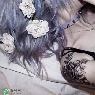 夏天頭發染什么顏色好看 夏天染什么顏色的頭發好看