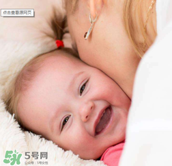 哄寶寶睡覺可以搖晃嗎？哄寶寶睡覺搖晃有害嗎？