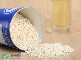 美林菊花晶可以和奶粉一起喝嗎？美林菊花晶可以加在奶里嗎？