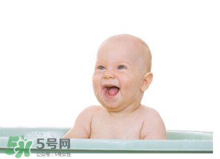 寶寶能用艾葉水洗澡嗎？嬰兒能用艾葉水洗澡嗎？