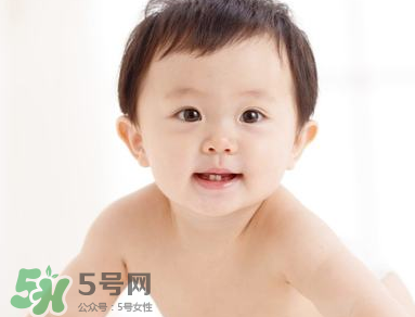 寶寶長(zhǎng)牙會(huì)拉肚子嗎？寶寶長(zhǎng)牙會(huì)發(fā)燒嗎？