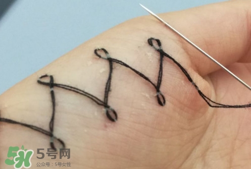 人體刺繡是從哪兒學的？人體刺繡容易誤導哪些孩子