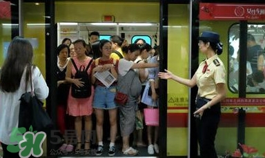 為什么開設(shè)女性車廂？應(yīng)不應(yīng)該開設(shè)女性車廂