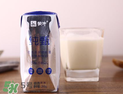 純甄酸奶過期還能喝嗎？純甄酸奶過期一點點要緊嗎？