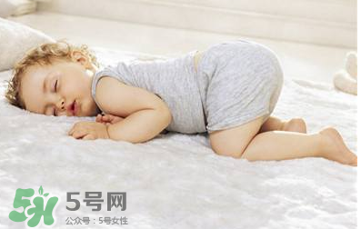 什么時候給寶寶剪指甲？寶寶多大可以剪指甲？