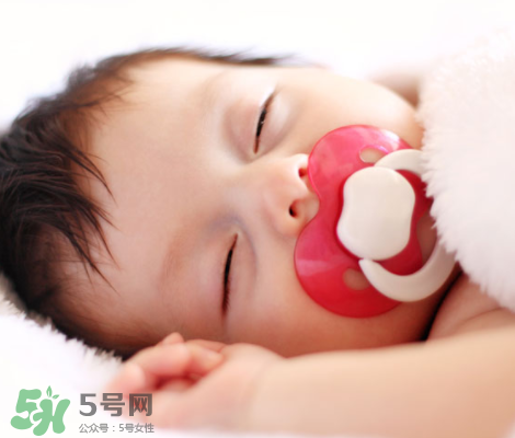 母乳喂養胸會變小嗎？母乳喂養胸會不會變小？
