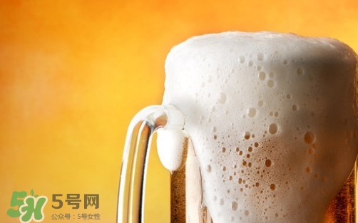啤酒打開了隔夜還能喝嗎？喝隔夜的啤酒有什么危害？