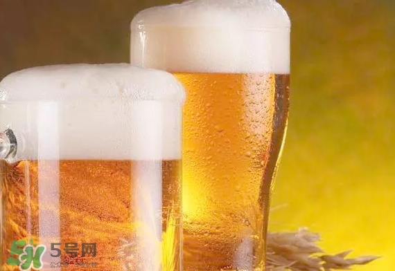 啤酒打開了隔夜還能喝嗎？喝隔夜的啤酒有什么危害？