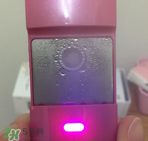 補水儀可以帶水充電嗎？補水儀怎么充電