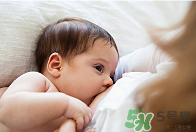 新生兒吃母乳會撐到嗎？新生兒吃母乳會吃撐嗎？