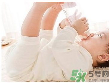 新生兒一月長幾斤正常？新生兒一月長多少厘米？