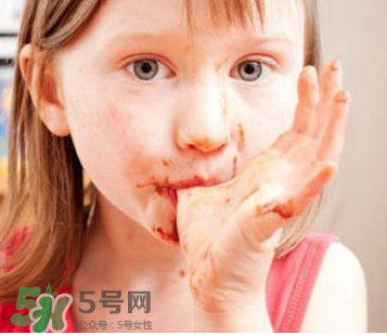 寶寶愛吃甜食智力會下降嗎？兒童愛吃糖會影響智力嗎？