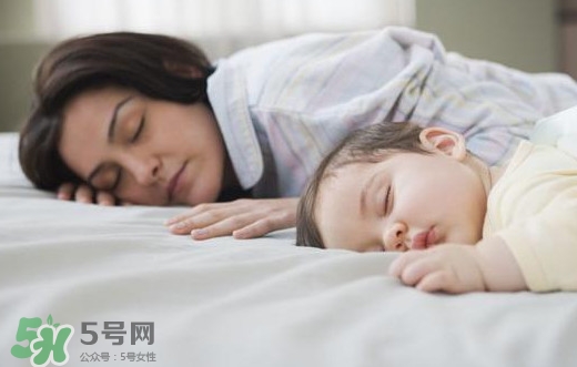 晚上睡覺(jué)趴著睡好嗎？晚上趴著睡覺(jué)有什么壞處