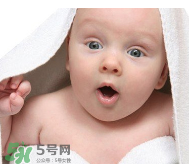嬰兒吐奶和奶粉有關系嗎？嬰兒吐奶需要換奶粉嗎？