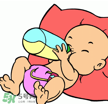 嬰兒吐奶有黃水怎么辦？嬰兒吐奶會吐黃水嗎？